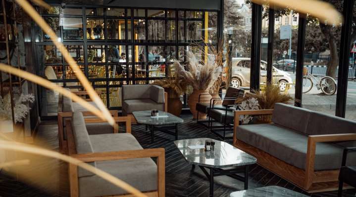 Solo, Sandton